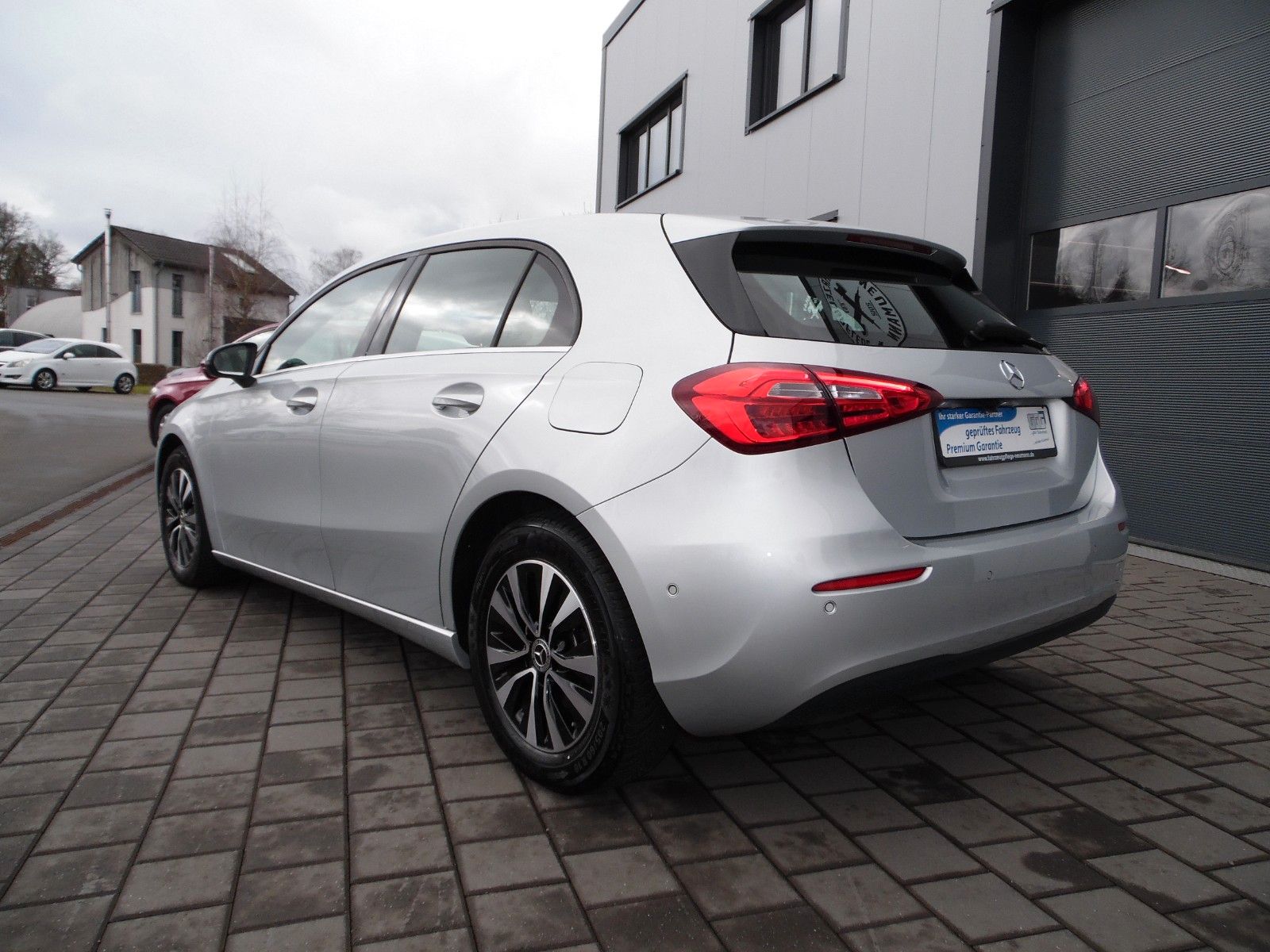 Mercedes-Benz A 200 - Samsaru's Car Outlet
