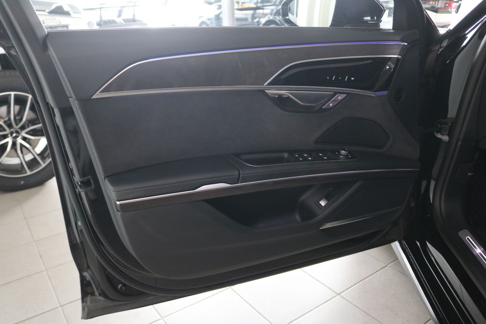 Audi A8 55 TFSI quattro - Samsaru's Car Outlet