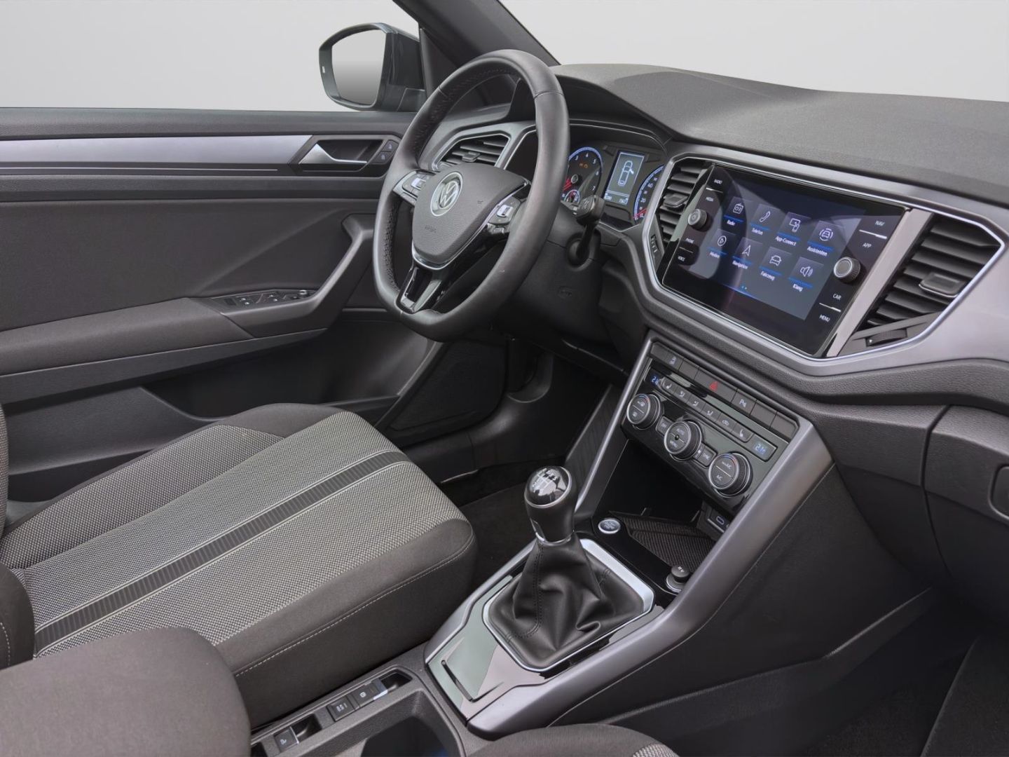 Volkswagen T-Roc 1.0 TSI STYLE - Samsaru's Car Outlet