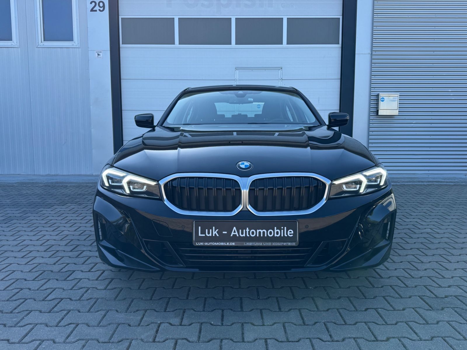 BMW 320d - Samsaru's Car Outlet