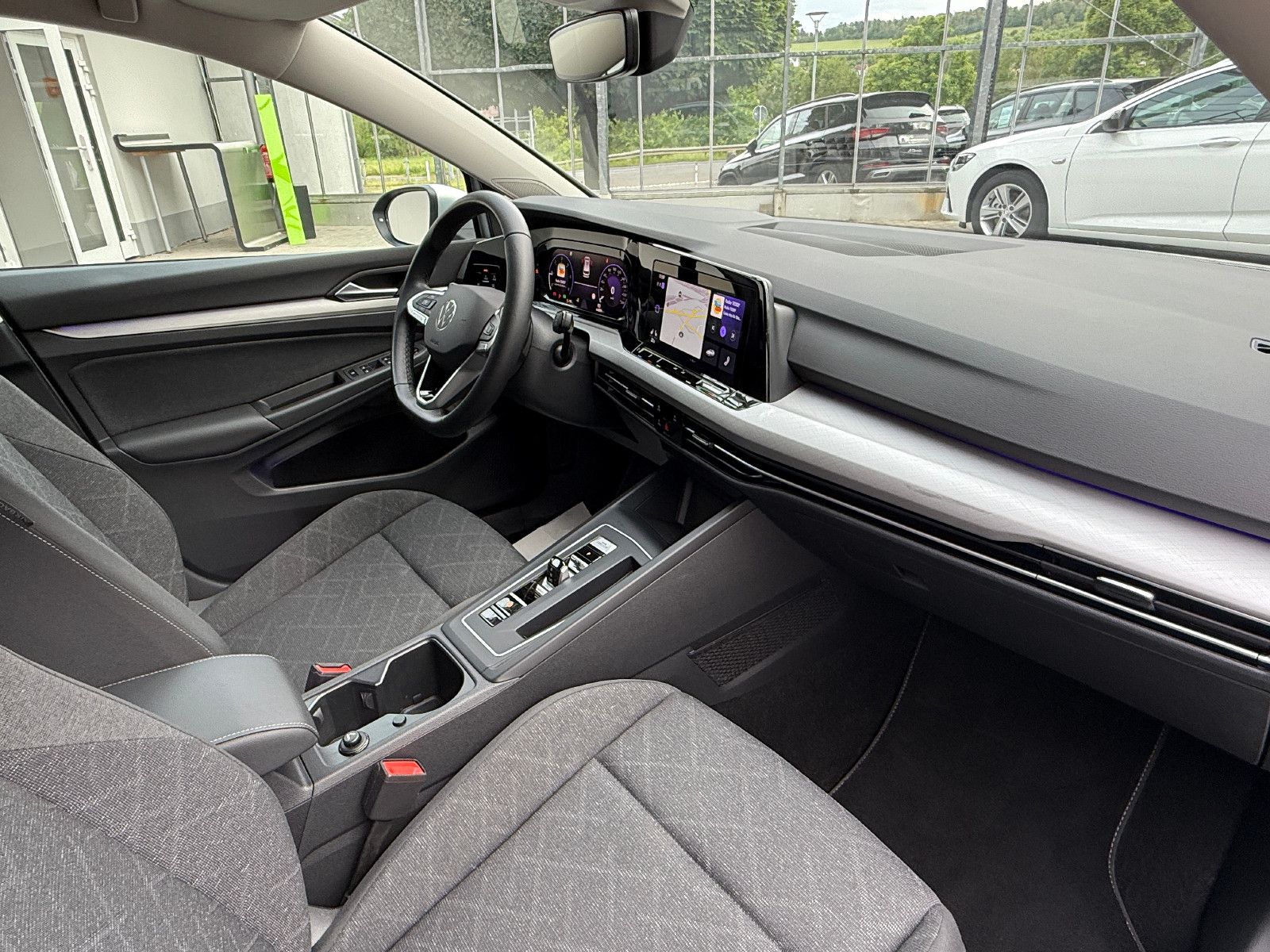 Volkswagen Golf VIII Var. TDI DSG Life - Samsaru's Car Outlet