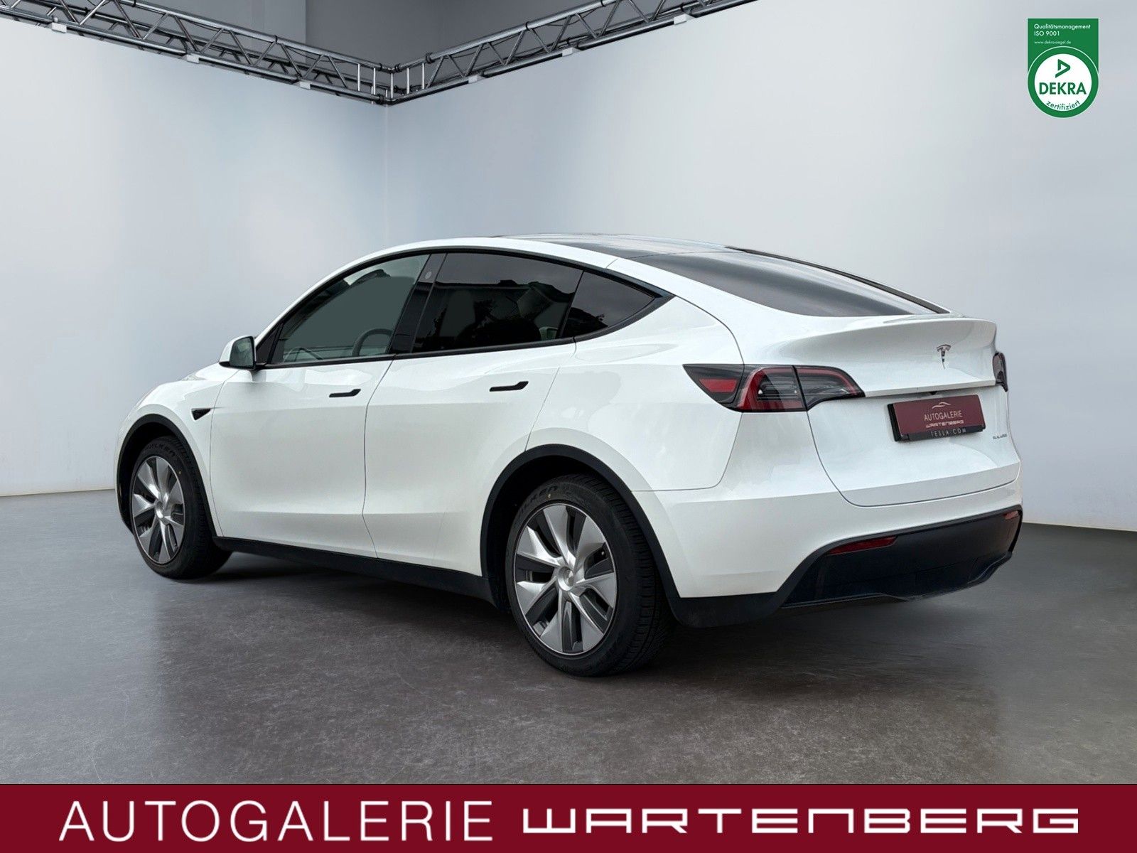 Tesla Model Y Long Range Dual AWD//AHK//ALLWETTER