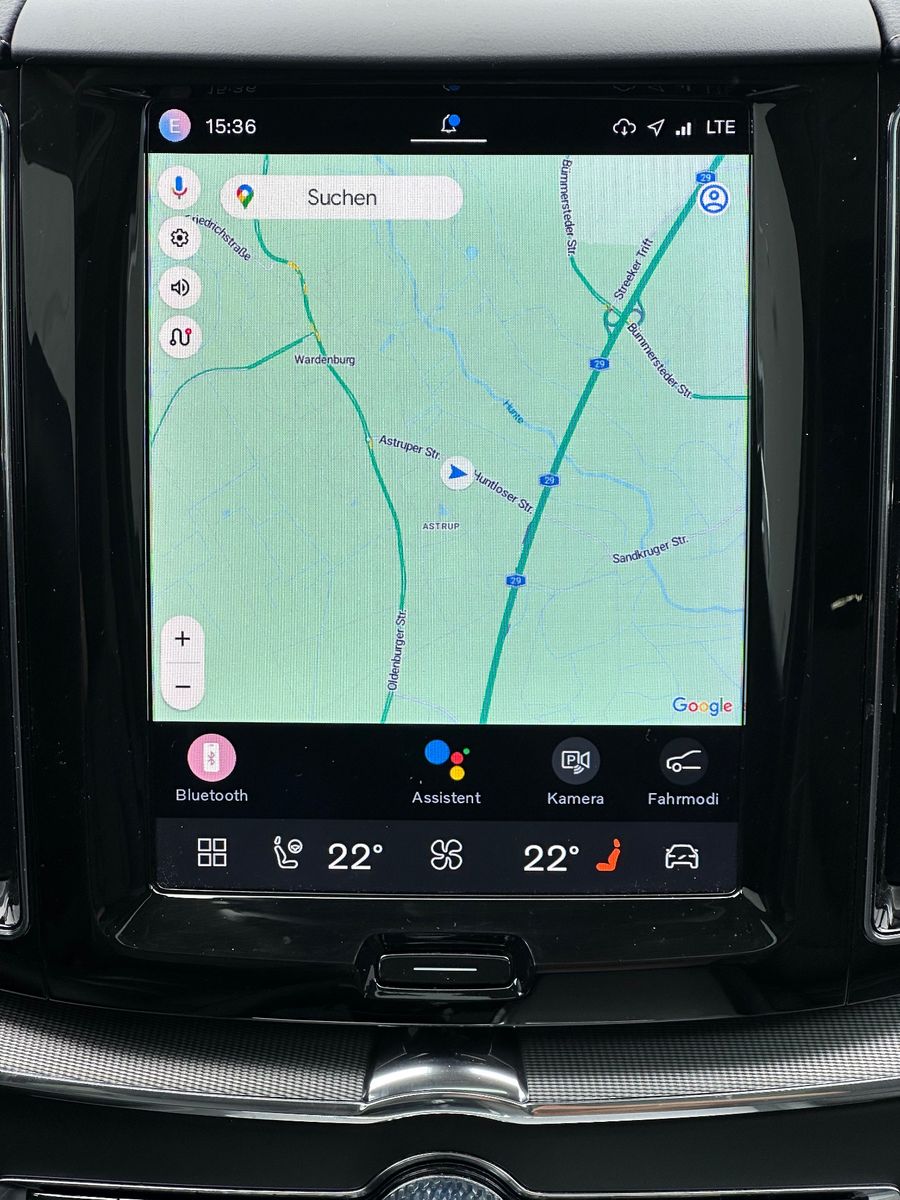 Volvo XC60 B5 AWD Ultimate Dark NAV+LED+PANO+AHK+STHZ