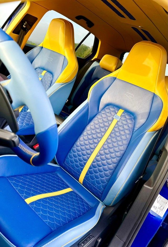 Volkswagen Golf VIII 2.0 TSI DSG R 4Motion - Samsaru's Car Outlet