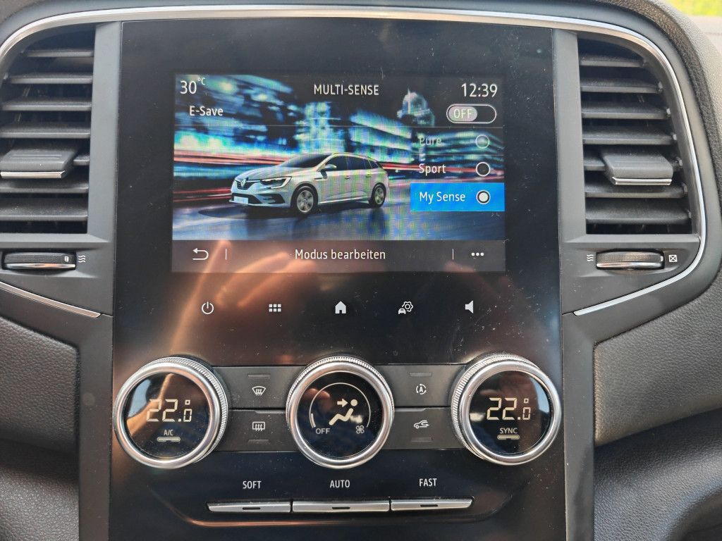 Renault Megane E-TECH 160 Plug-In Hybrid - Samsaru's Car Outlet