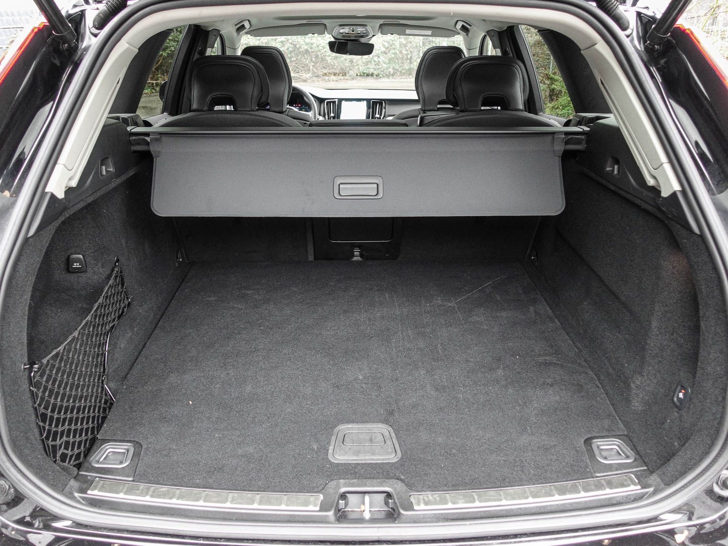 Volvo XC60 Plus Dark Recharge Plug-In Hybrid AWD T6 Tw