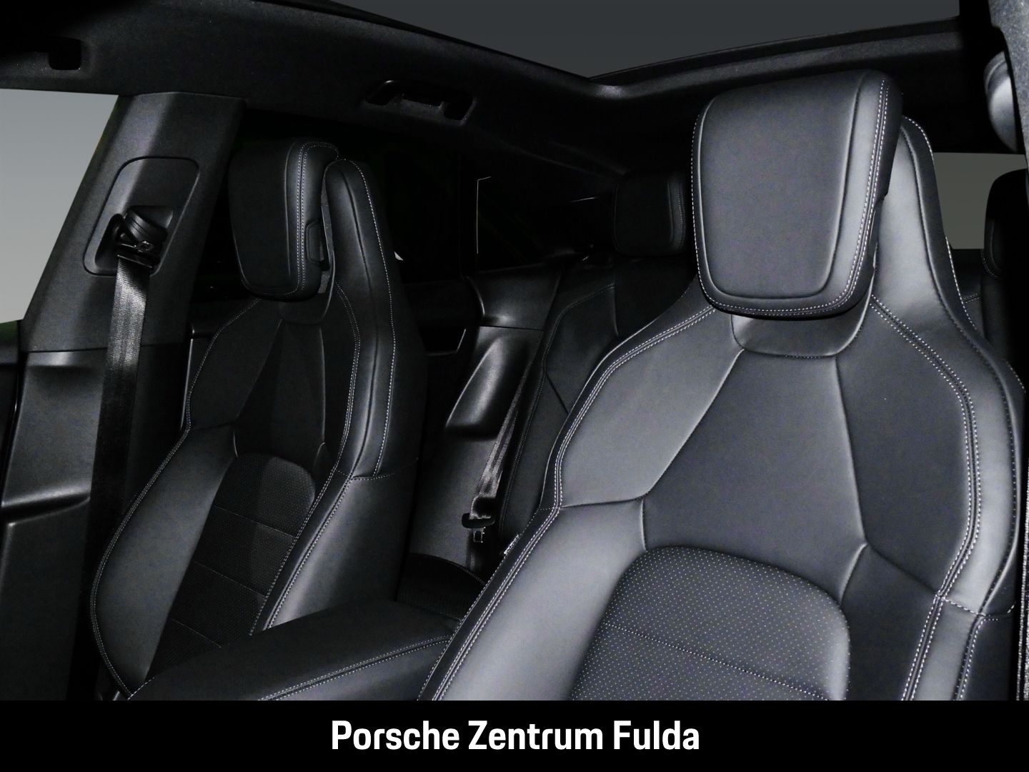 Porsche Macan 4 - Samsaru's Car Outlet