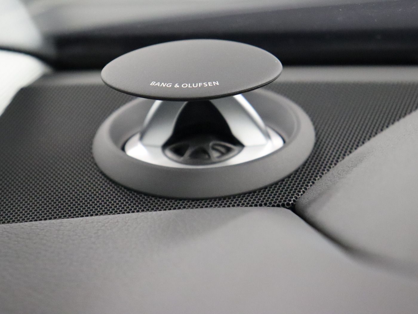Audi A8 lang 60 TFSI e quattro - Samsaru's Car Outlet