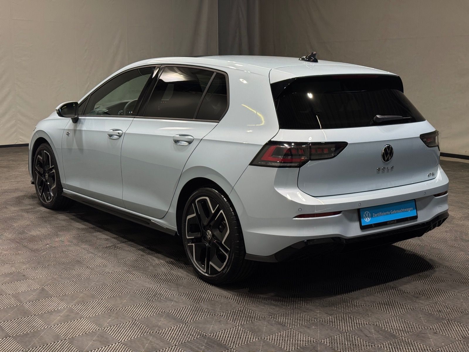 Volkswagen Golf R-Line 1.5 eTSI DSG | MATRIX NAVI PANO AHK