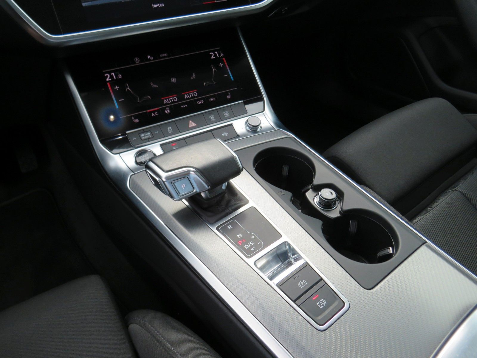 Audi A6 Avant 40 TDI quattro S-Line - Samsaru's Car Outlet