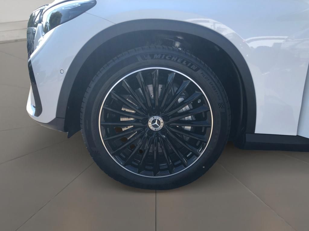 Mercedes-Benz GLC 300 d 4MATIC +AMGPremium+20Z+Night+Pano+AHK