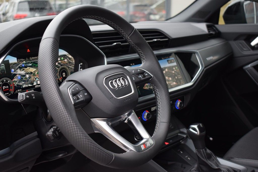 Audi Q3 Sportback 40 TDI qu/S-tr. *S-line*Matrix*AHK*