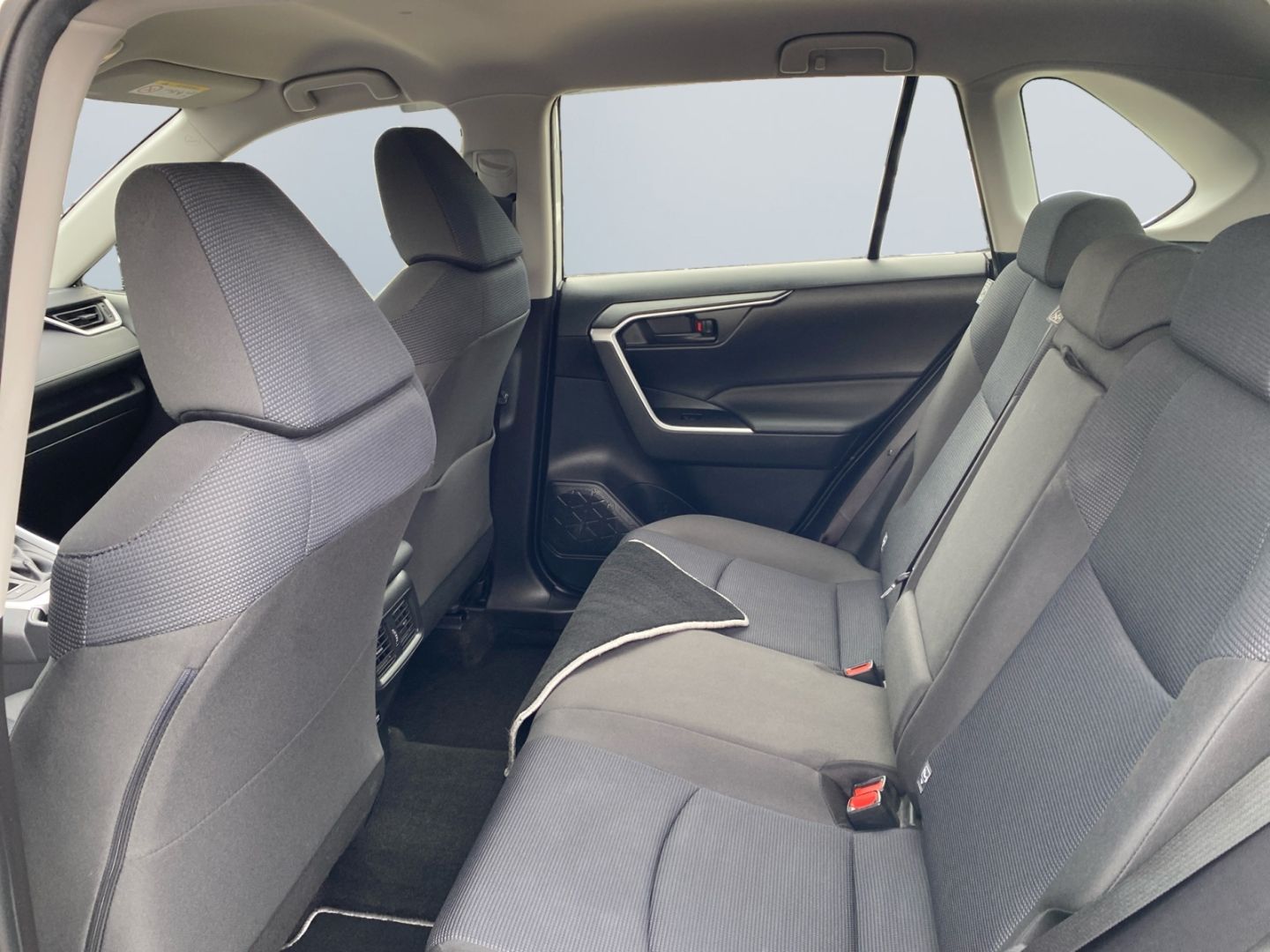 Toyota RAV 4 2.5 Hybrid 4x2 - Samsaru's Car Outlet