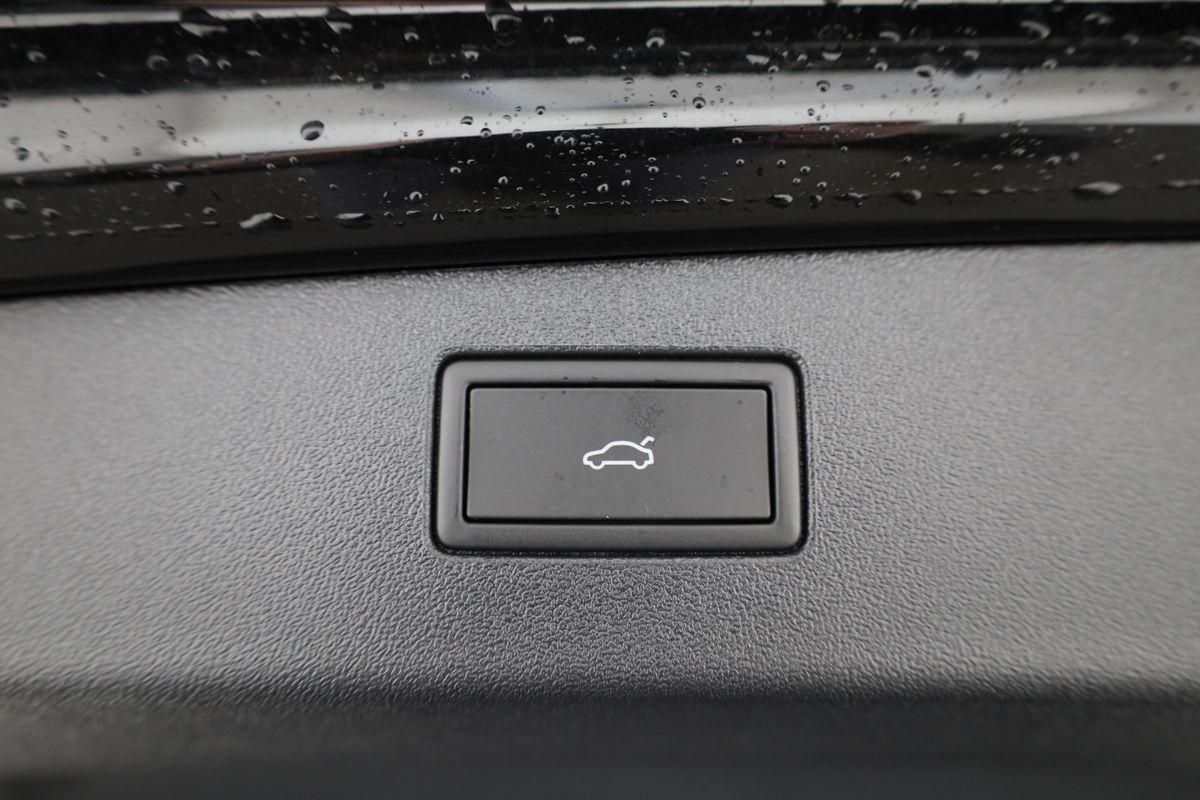 Volkswagen Tiguan TDI DSG 4M R-LINE Black, 20-Zoll, Pano, L