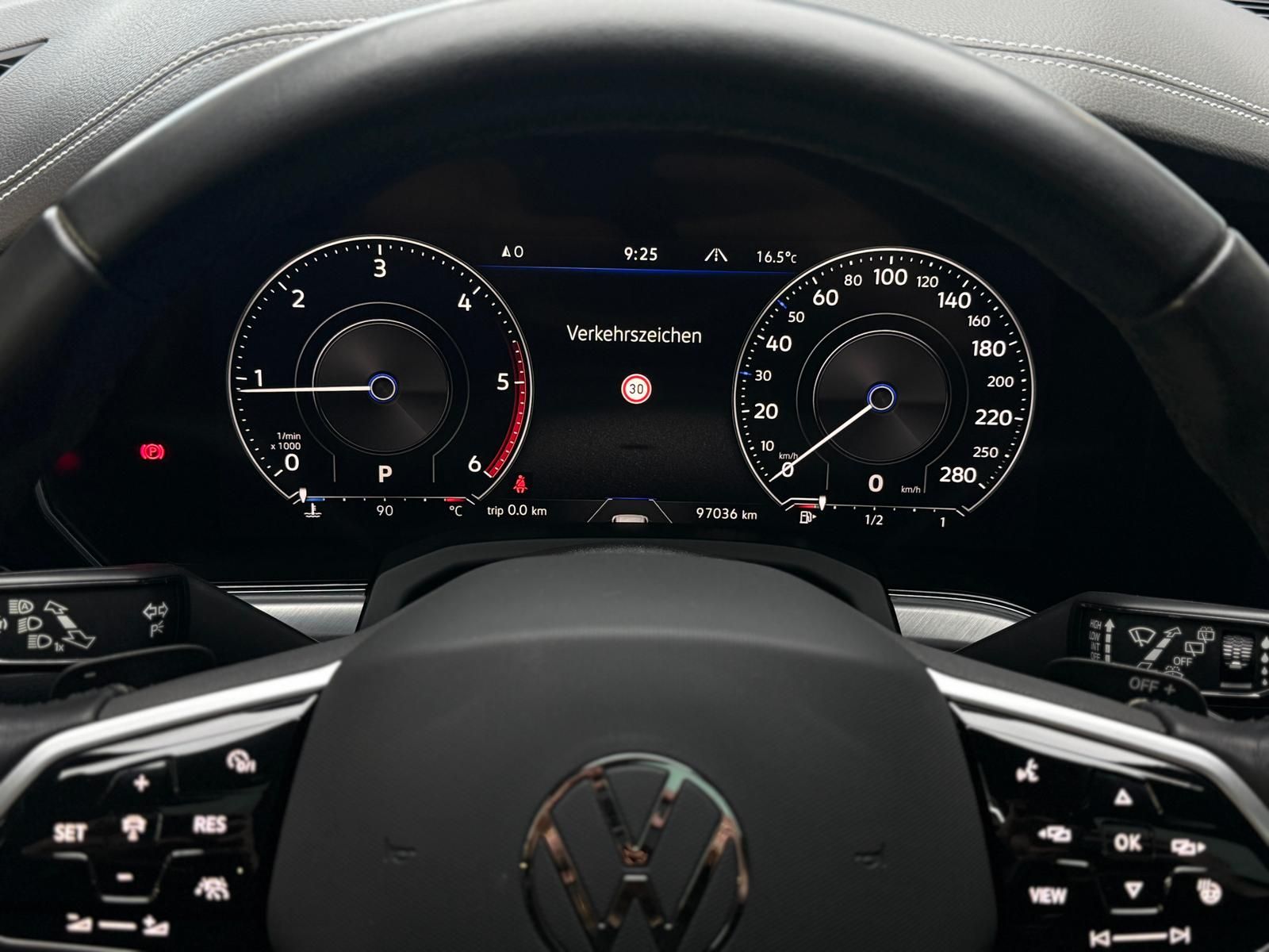 Volkswagen Touareg Elegance 4Motion*Pano*StHzg*KeylessGO