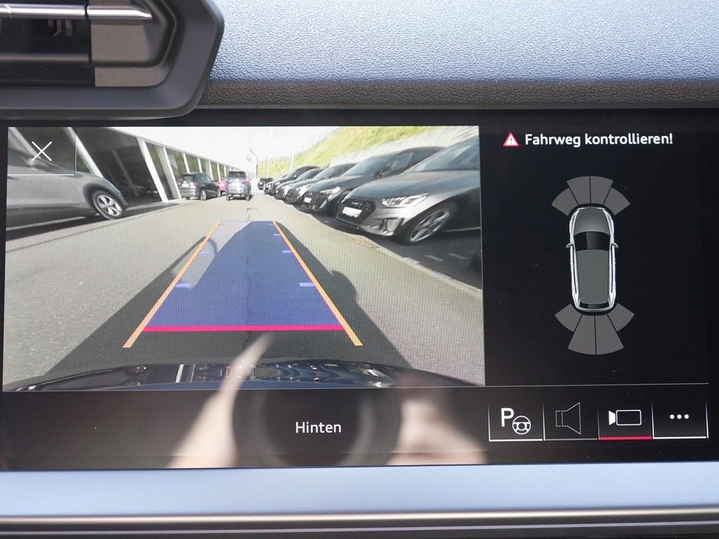 Audi A3 Sportback 45 TFSI e S line S-tron Navi Matrix