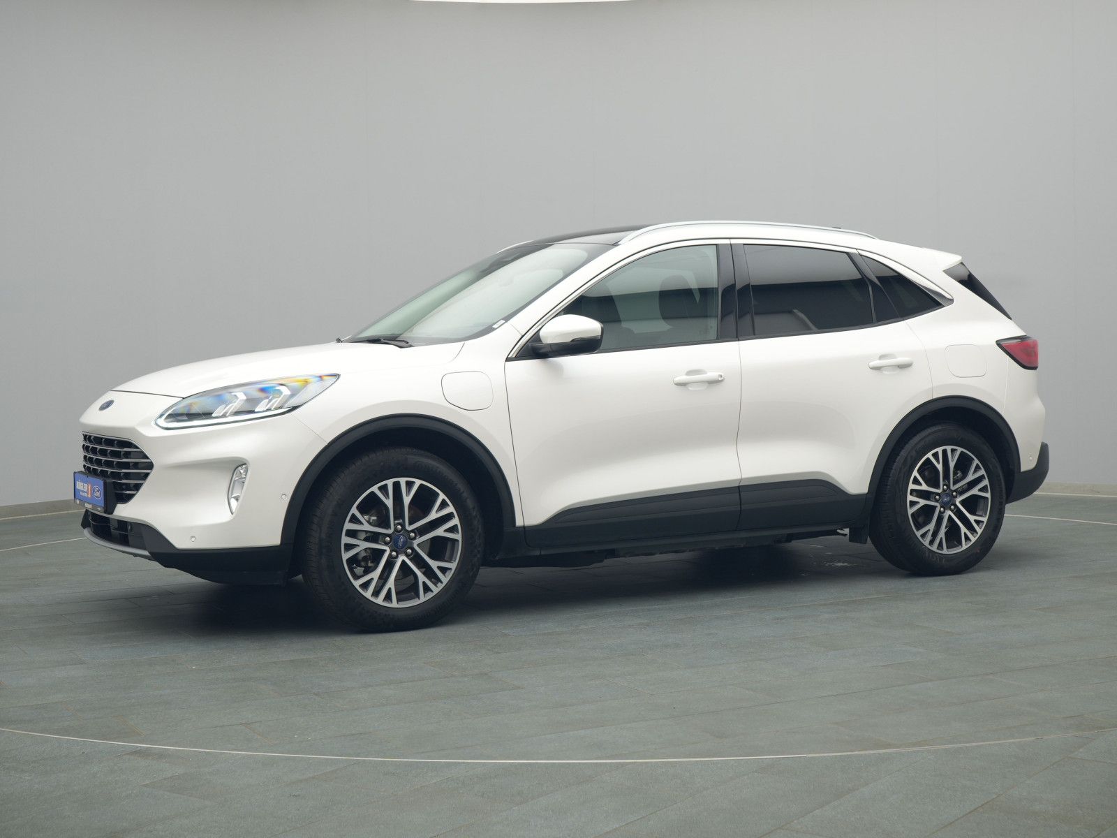Ford Kuga Titanium X 225PS Plug-in-Hybrid Aut. - Samsaru's Car Outlet