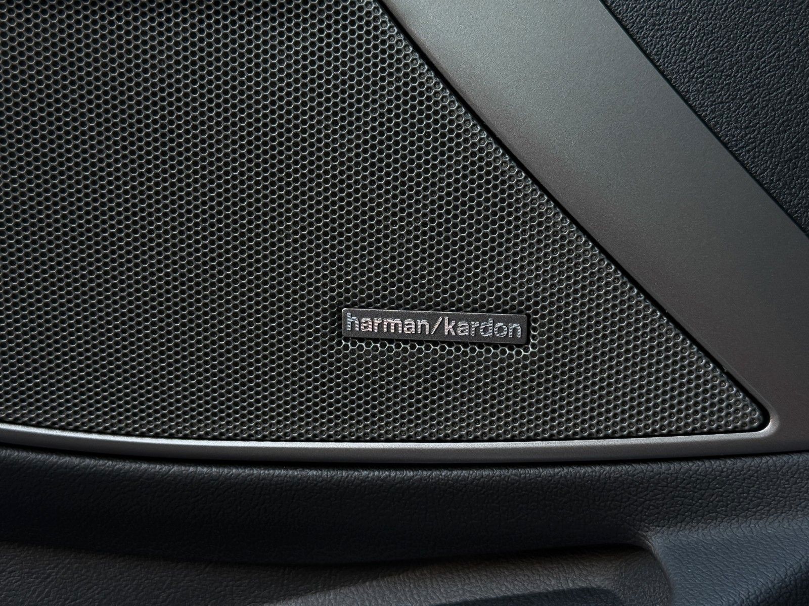 BMW 320d xD M Sport Pro HuD Carbon Pano StHz h/k AHK