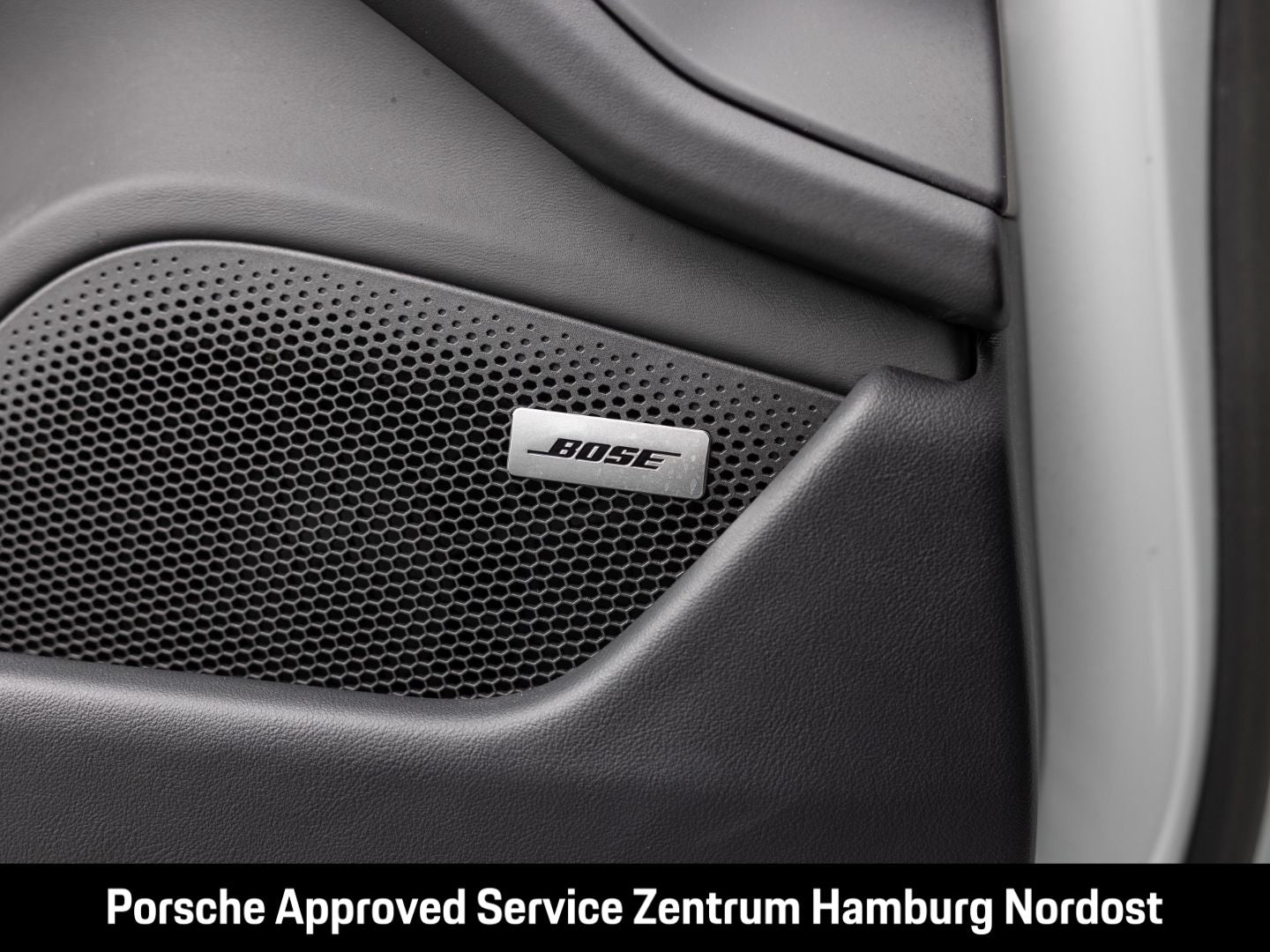Porsche Taycan GTS Sport Turismo BOSE PDLS+ Surround