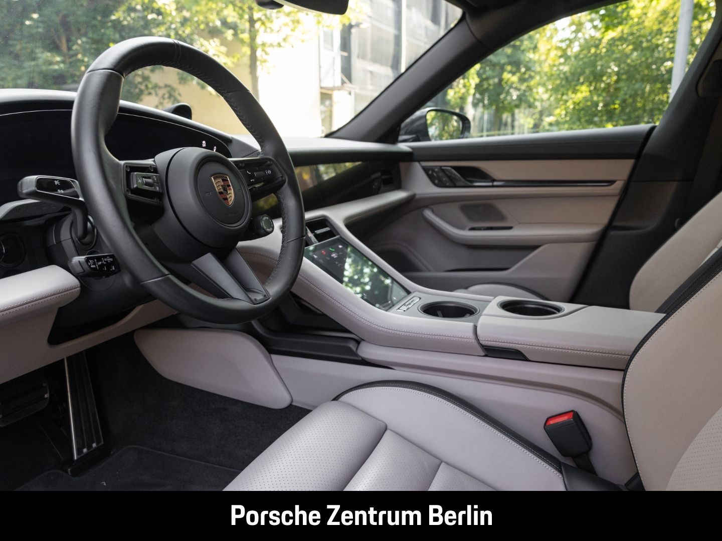 Porsche Taycan 4 Cross Turismo HD-Matrix Offroad Paket