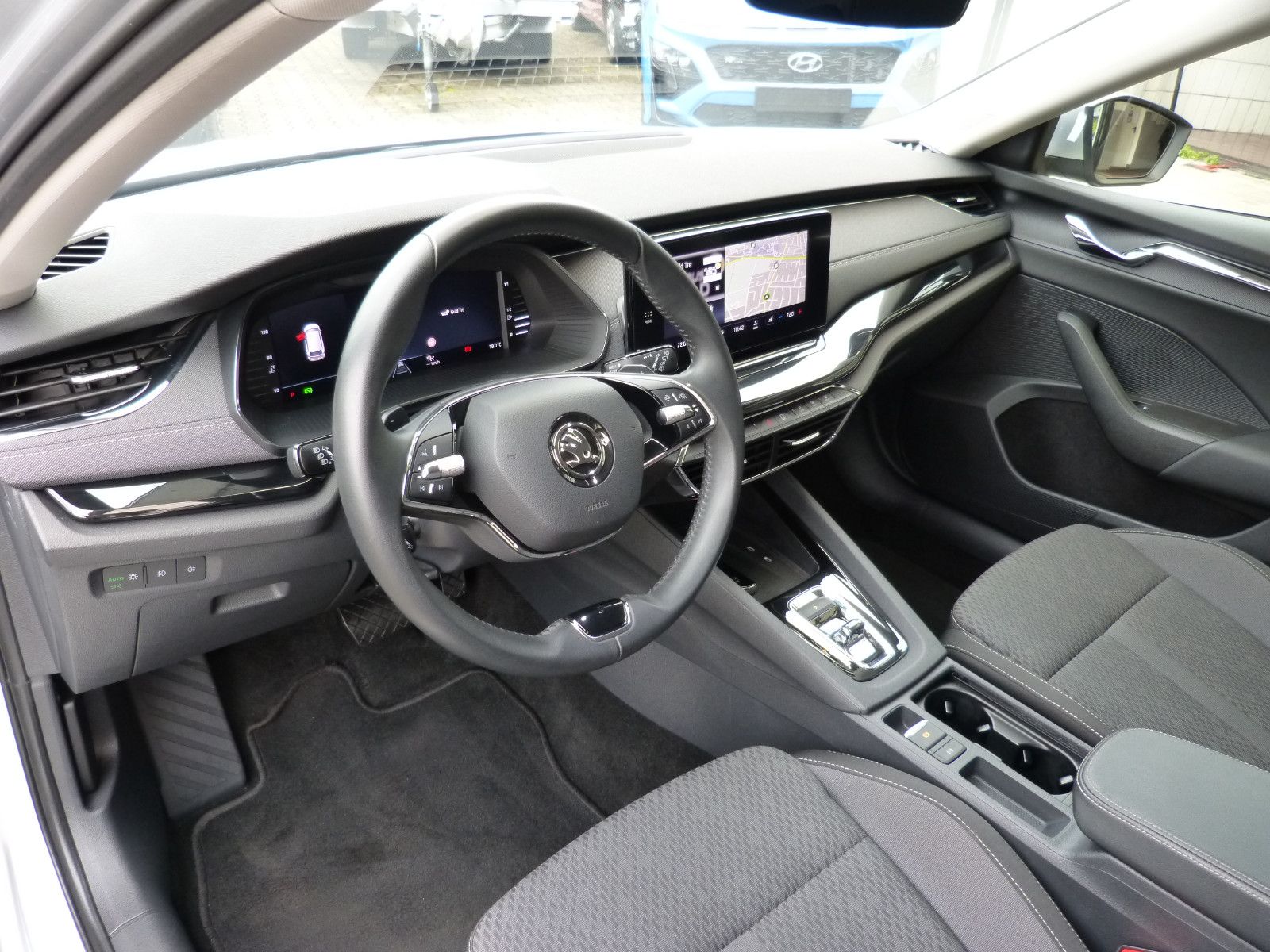 Skoda Octavia Combi Style DSG - Samsaru's Car Outlet