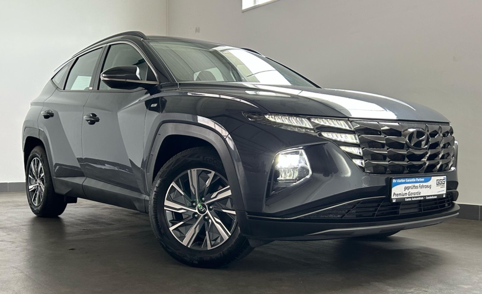 Hyundai Tucson - Samsaru's Car Outlet