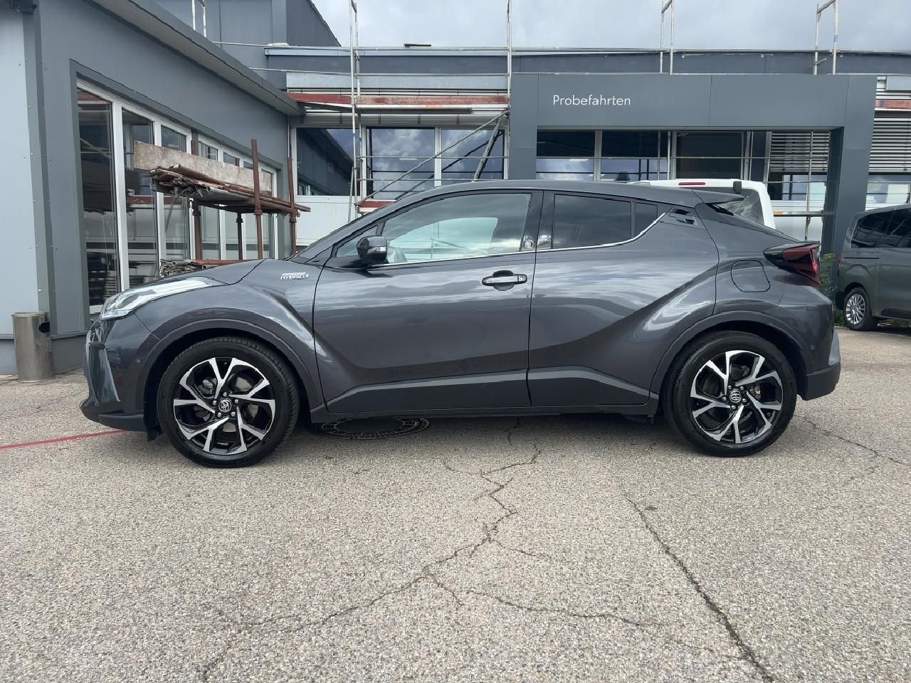 Toyota C-HR 2.0 Hybrid Team D - Samsaru's Car Outlet