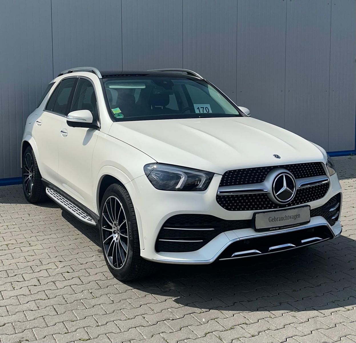 Mercedes-Benz GLE400 4M AMG-LINE DISTRONIC PANO HUD KEYLESS-GO