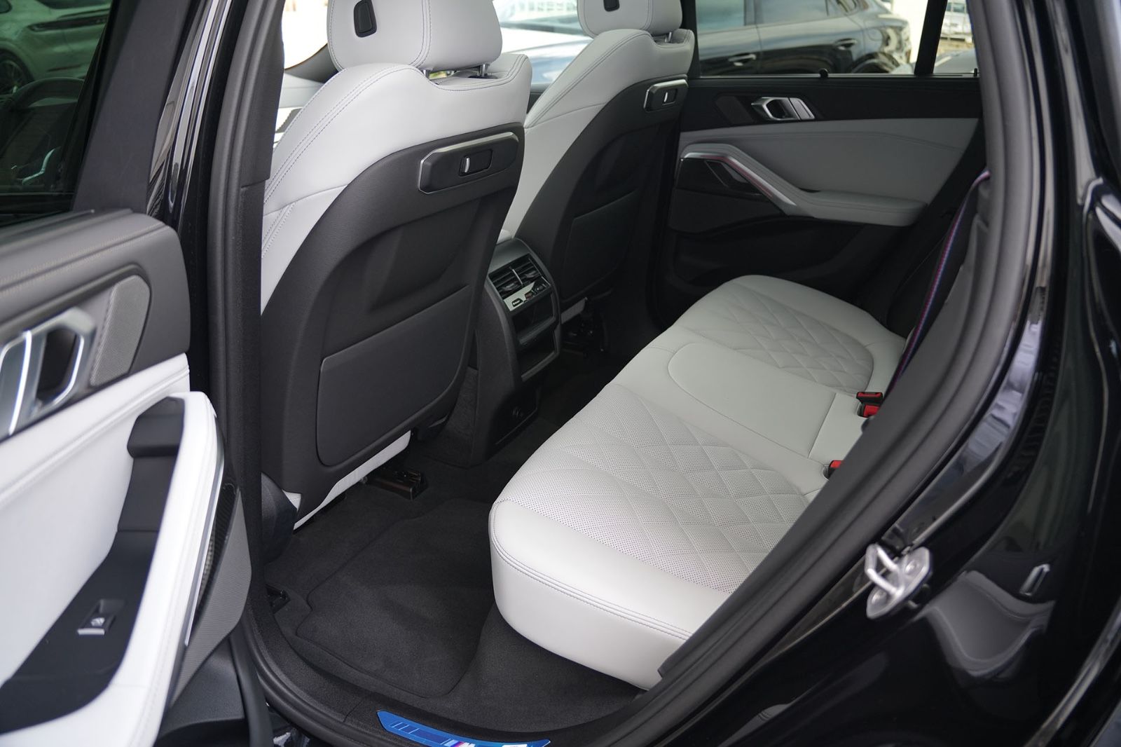 BMW X6 xDrive30d M SPORT PRO - Samsaru's Car Outlet