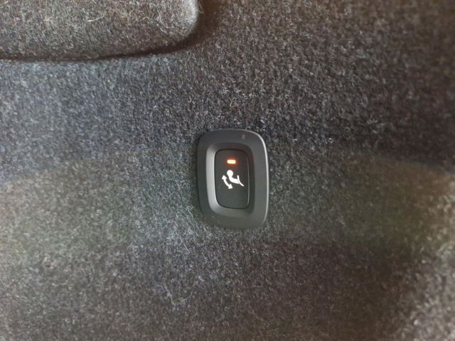 Volvo XC40 B3 Core AHK Allwetterreifen Navi Klimaautom