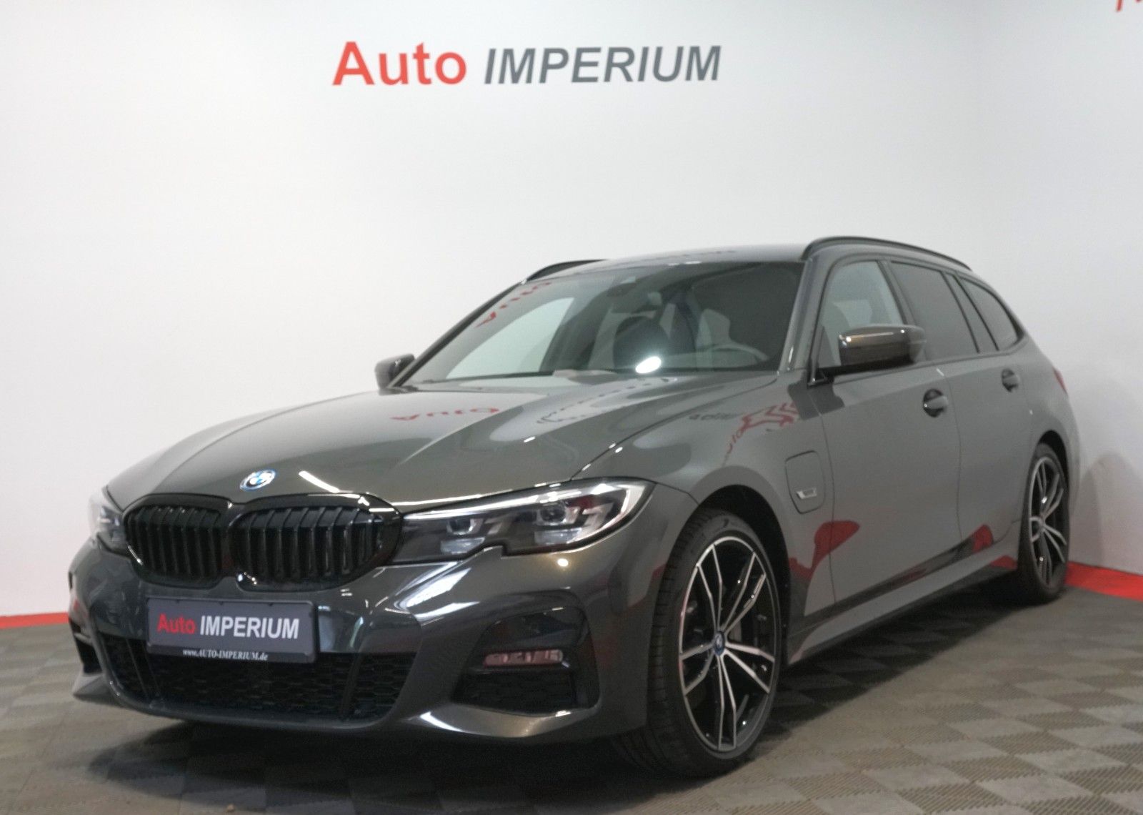 BMW 330 e xDrive M Sport - Samsaru's Car Outlet