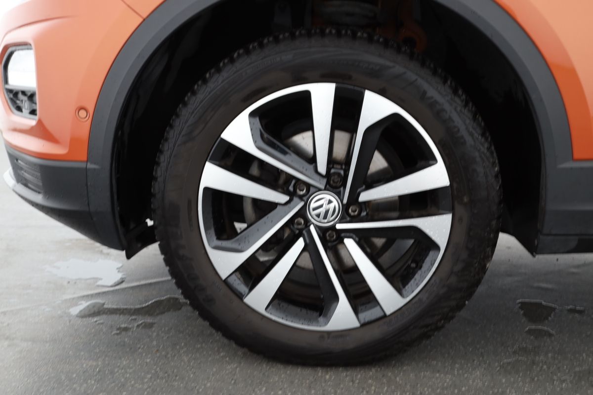 Volkswagen T-Roc 1.5 TSI IQ.DRIVE - Samsaru's Car Outlet