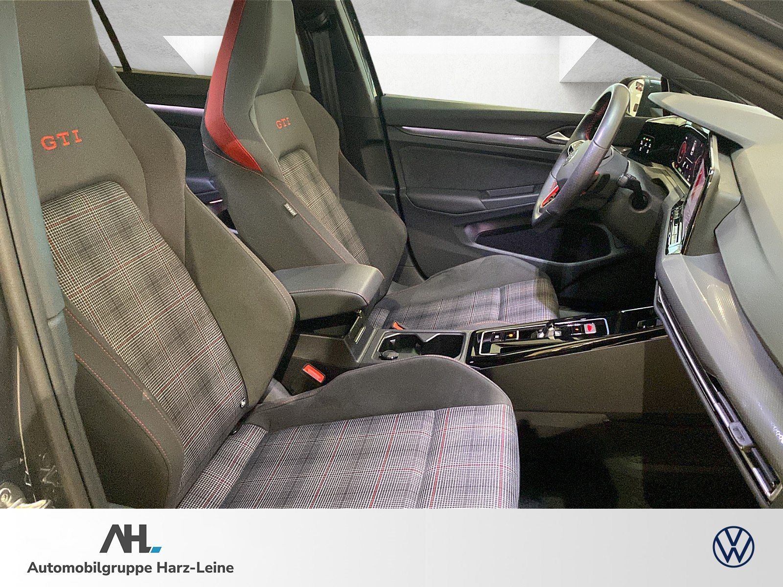 Volkswagen Golf GTI VIII 2.0 TSI DSG - Samsaru's Car Outlet