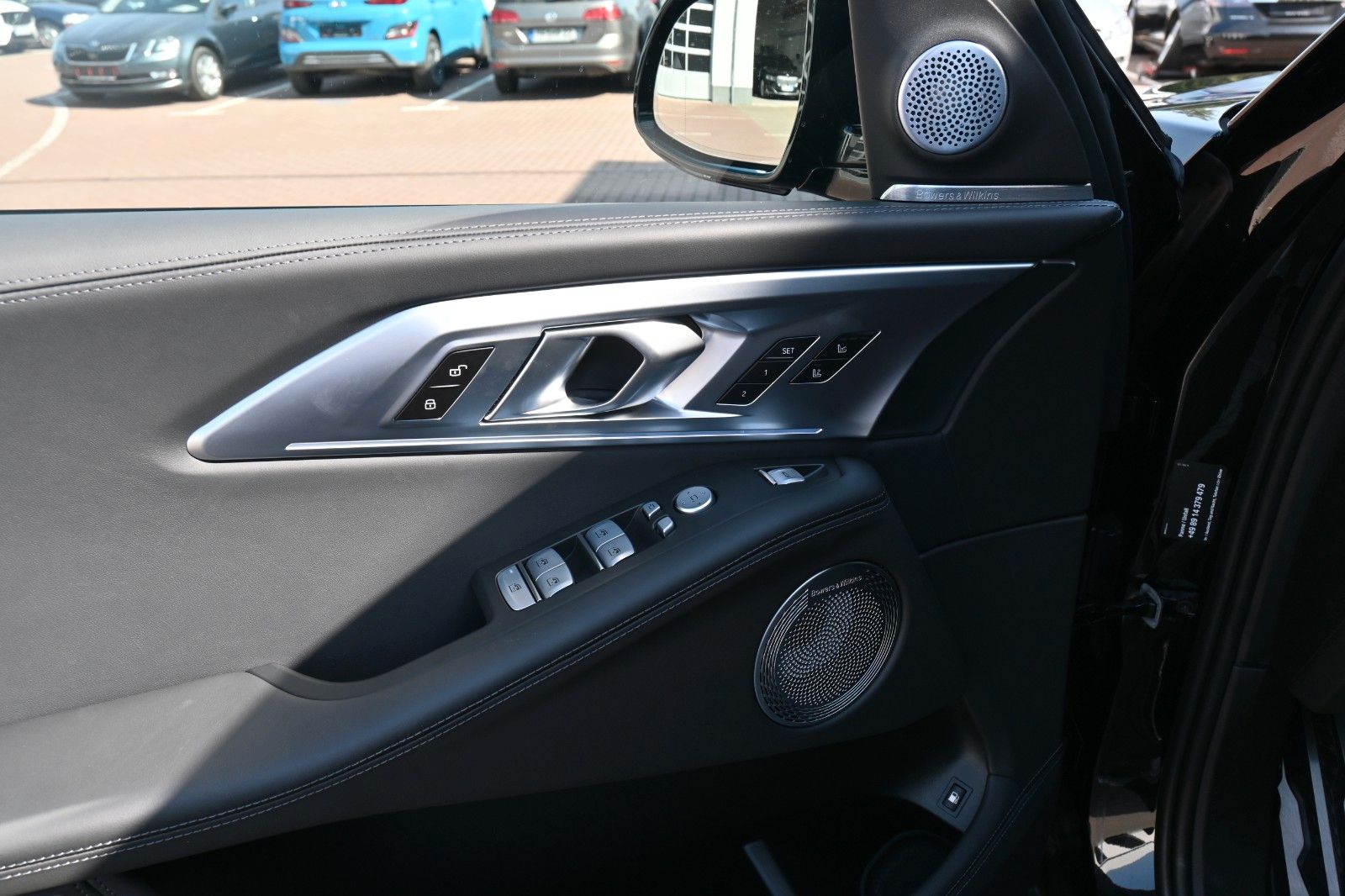 BMW XM*B&W*MASS*LUFT*23"AHK*ACC*NAV*MIETKAUF
