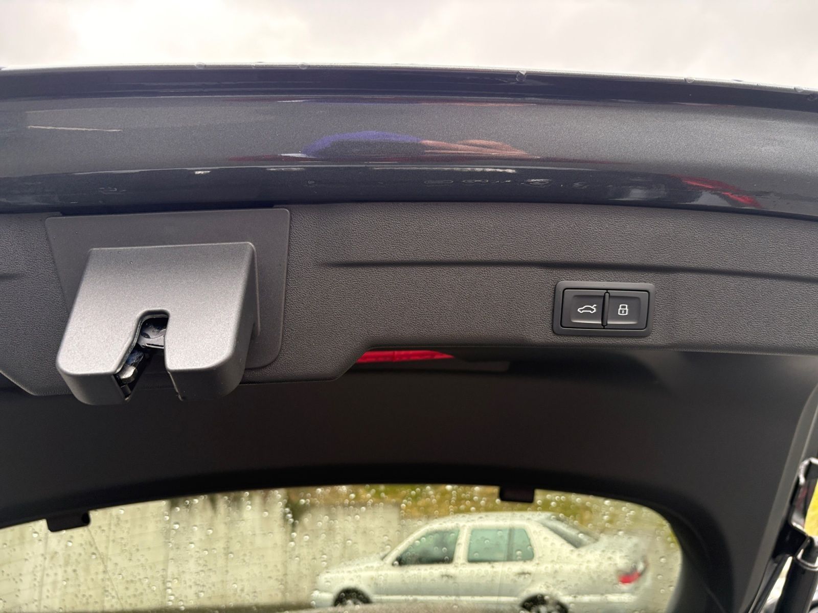 Audi A5 Lim e-hybrid 220kW S-LINE MATRIX+B&O+ACC+PANO