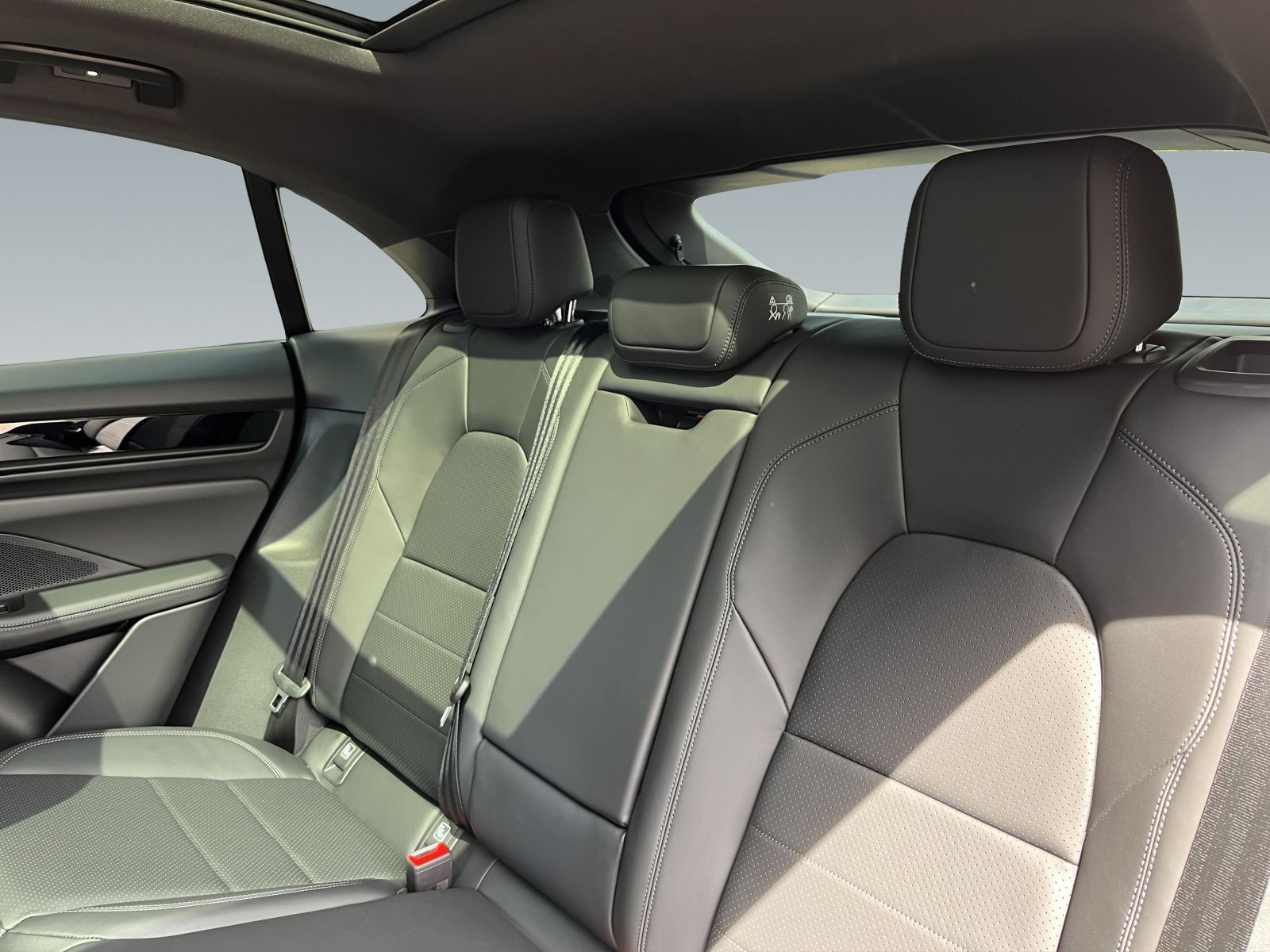 Porsche Macan 4 Pano.,Head-Up,PASM,Servo+,BOSE,InnoDrive