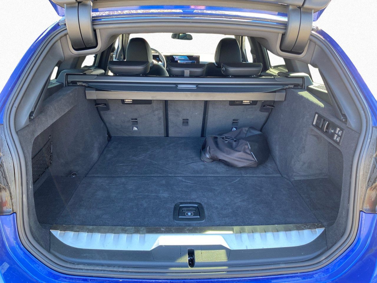 BMW 330e xD Tour M SPORT AdLED DAPr Pano 360° HK