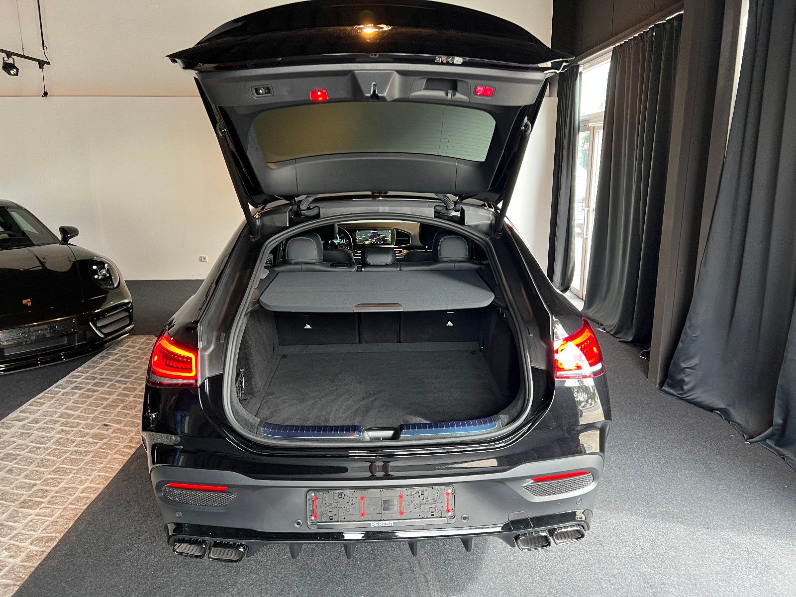 Mercedes-Benz GLE63AMG S Coupe MY23 PanoBurm360Kamera125kNetto