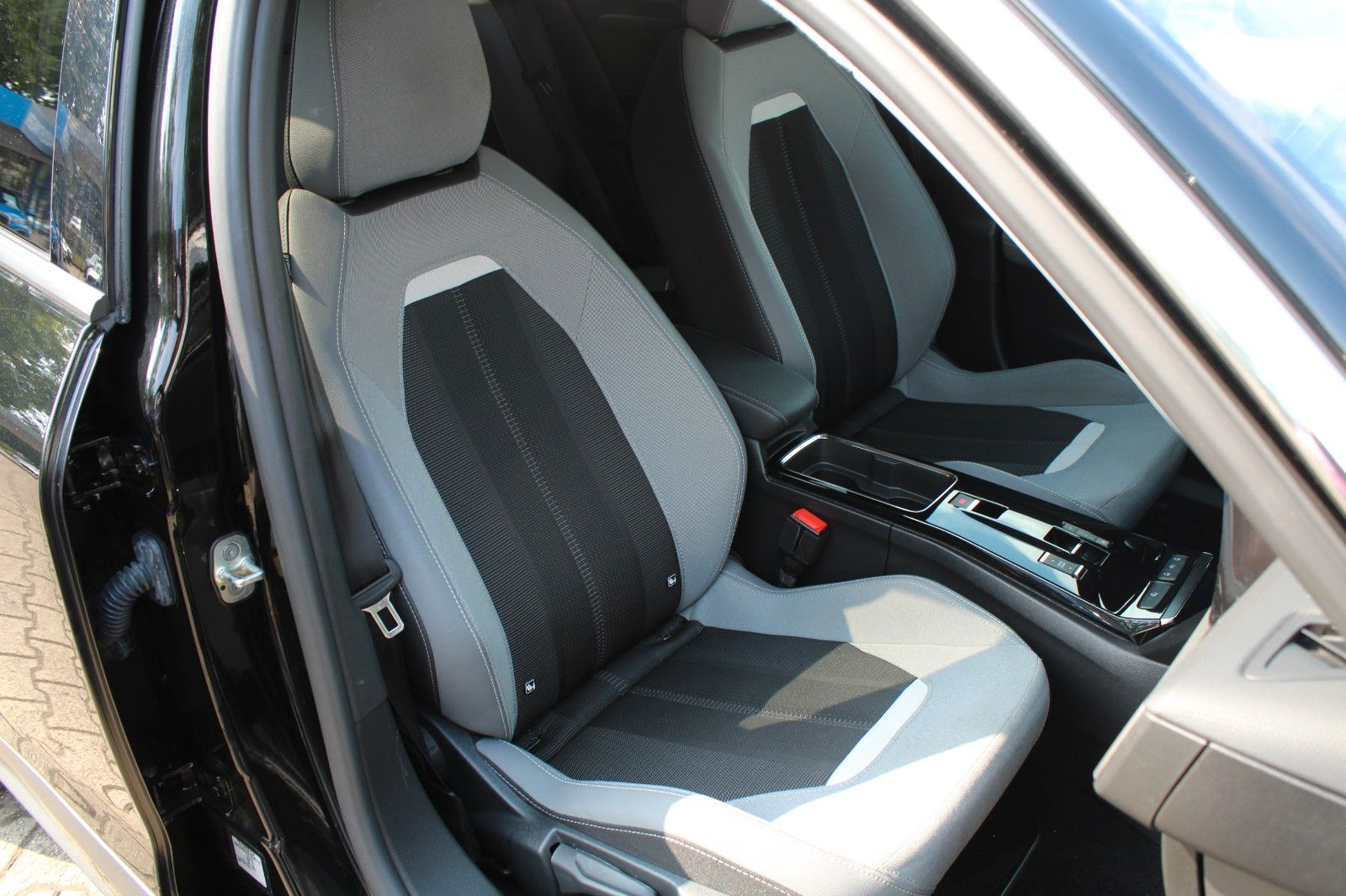 Opel Mokka Elegance - Samsaru's Car Outlet