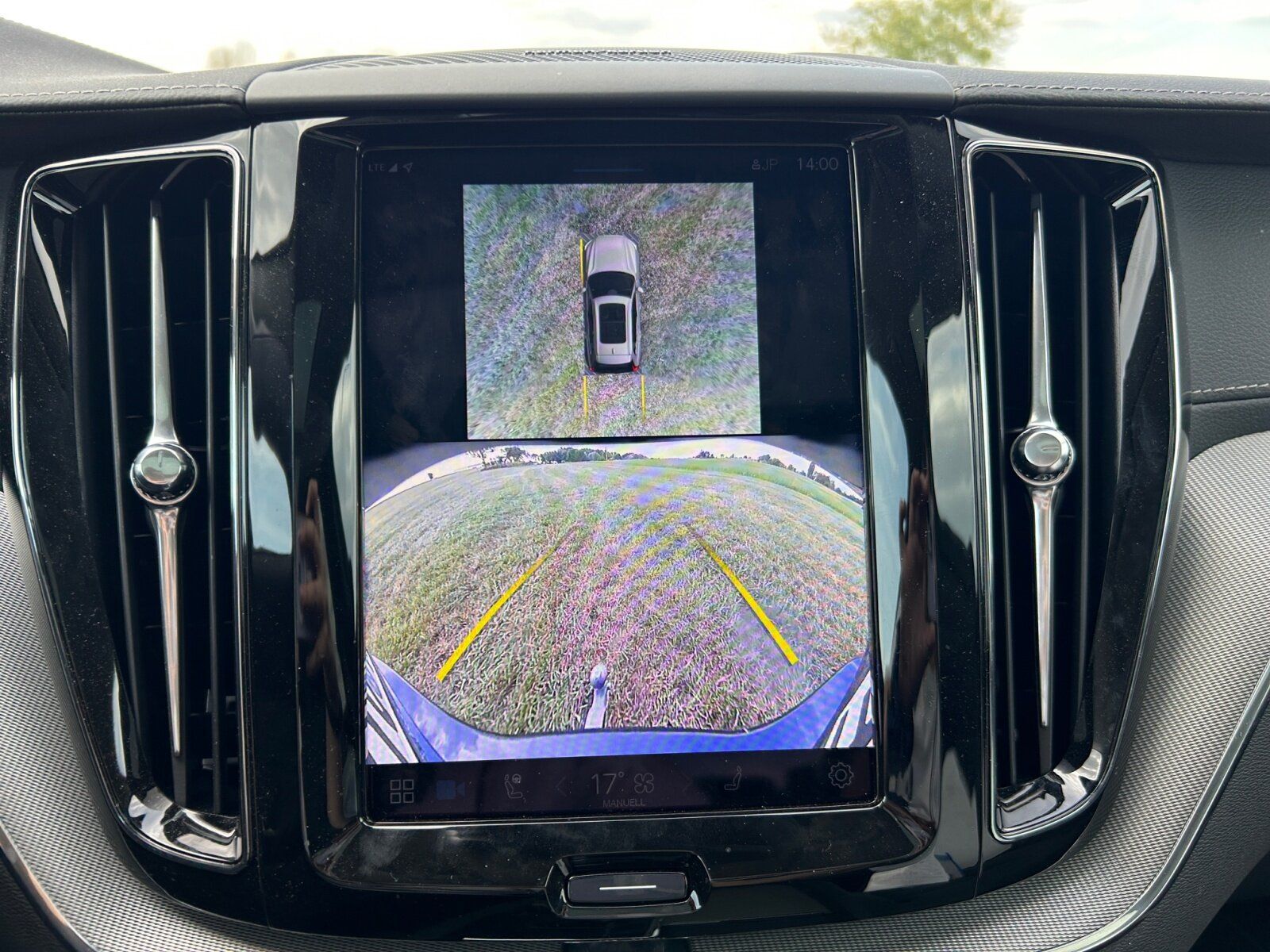 Volvo XC 60 T8 AWD Ultra Dark PlugIn+360Grad+AHK+Leder