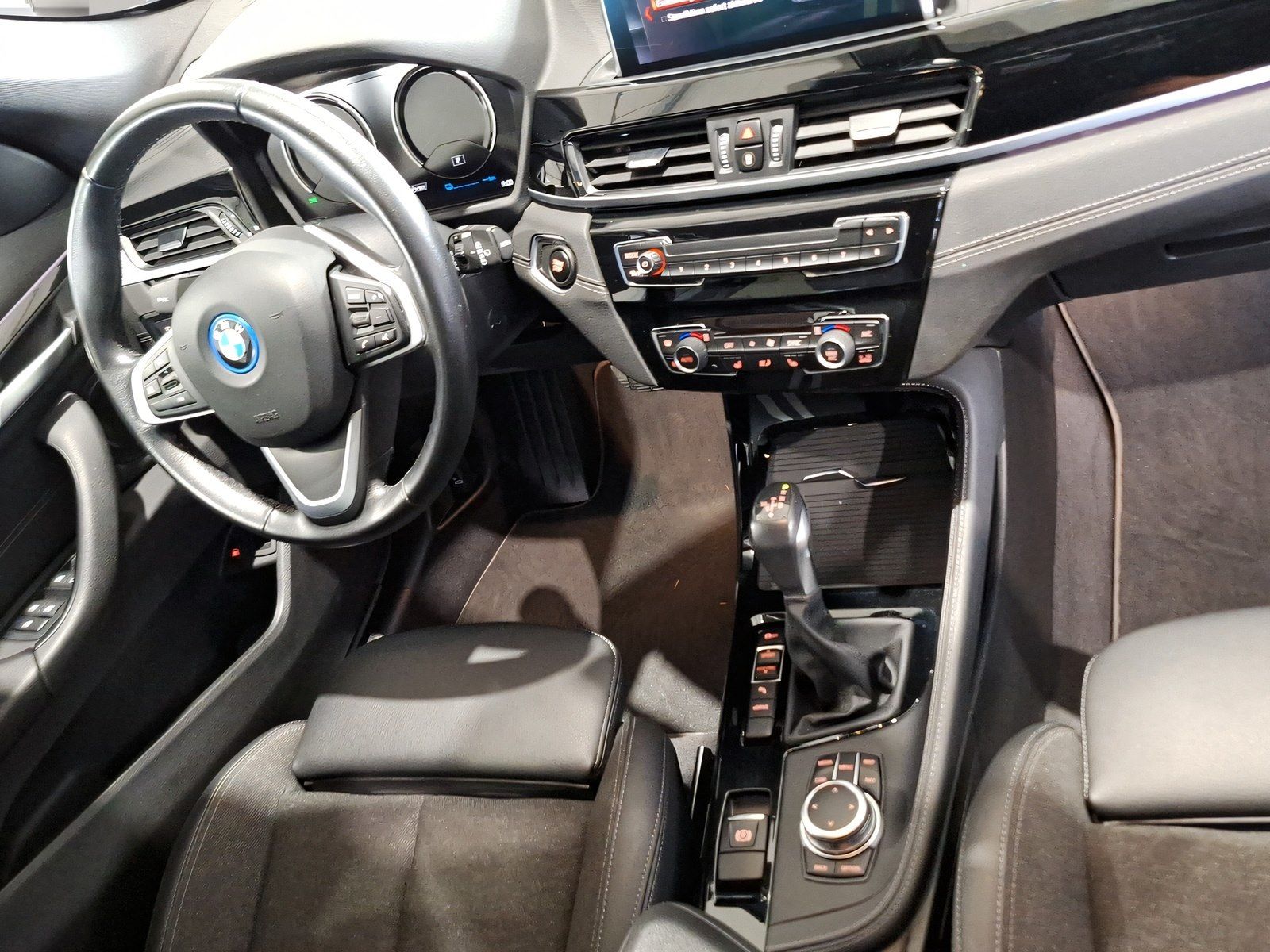 BMW X1 xDrive25e Sport Line - Samsaru's Car Outlet