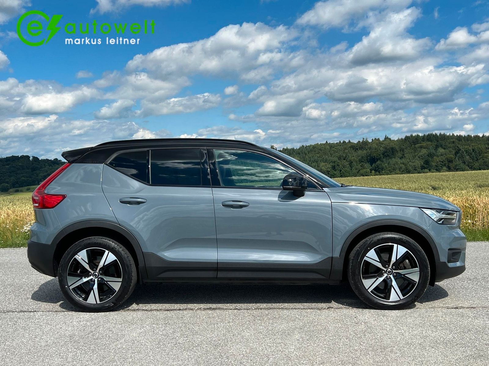 Volvo XC40 Recharge P8 AWD R-Design - Samsaru's Car Outlet