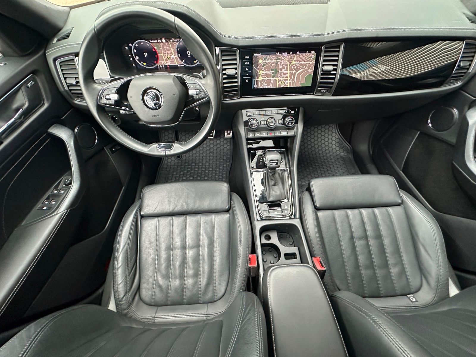 Skoda Kodiaq L&K 4x4*MATRIX*PANO*AHK*360°KAM*VIRTUAL