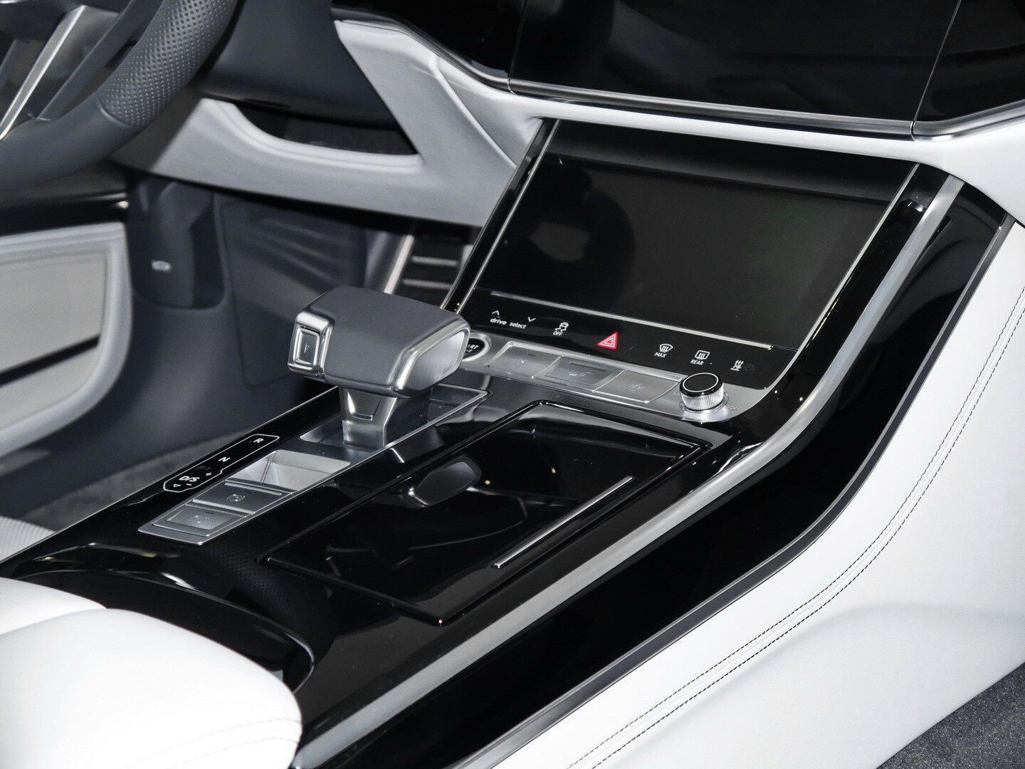 Audi A8 60 TFSI quattro S line - Samsaru's Car Outlet