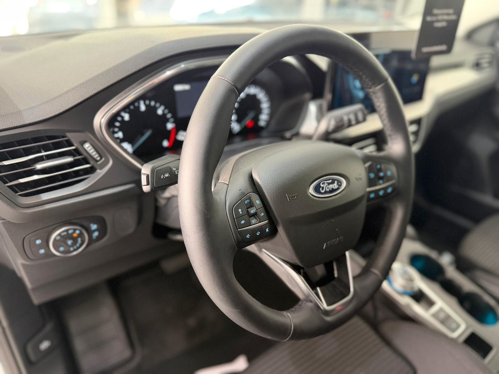 Ford Focus Turnier Titanium Aut. 1.Hand|AHK|Kamera