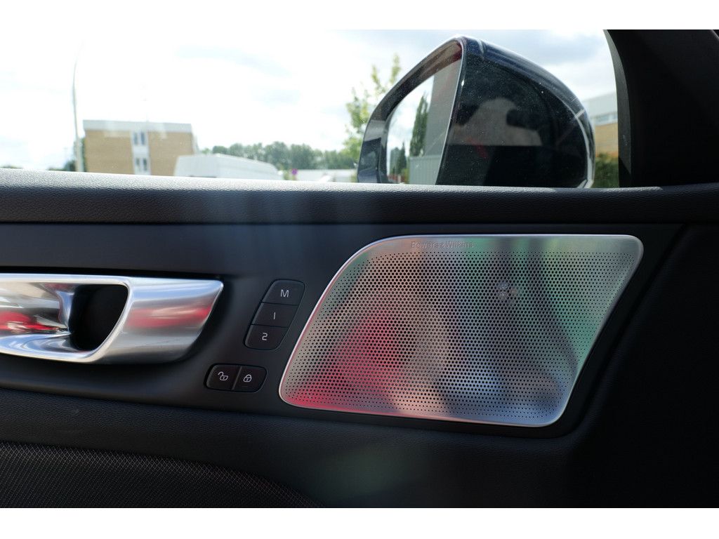 Volvo S60 Lim. T8 Ultimate Dark Recharge Plug-In Hybri