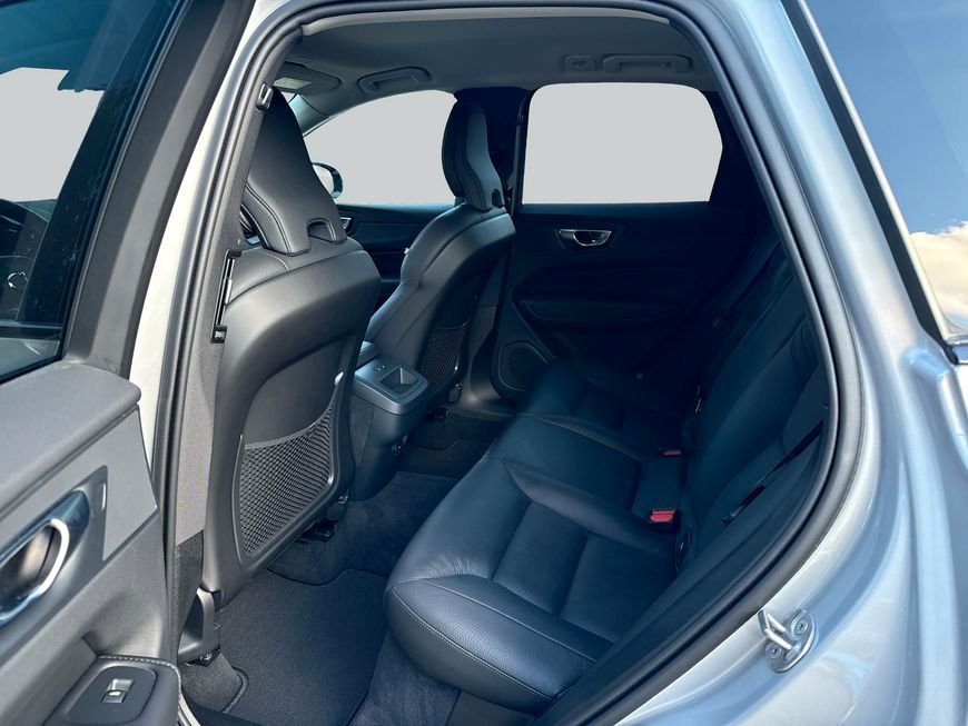 Volvo XC60 B5 B AWD Plus Dark