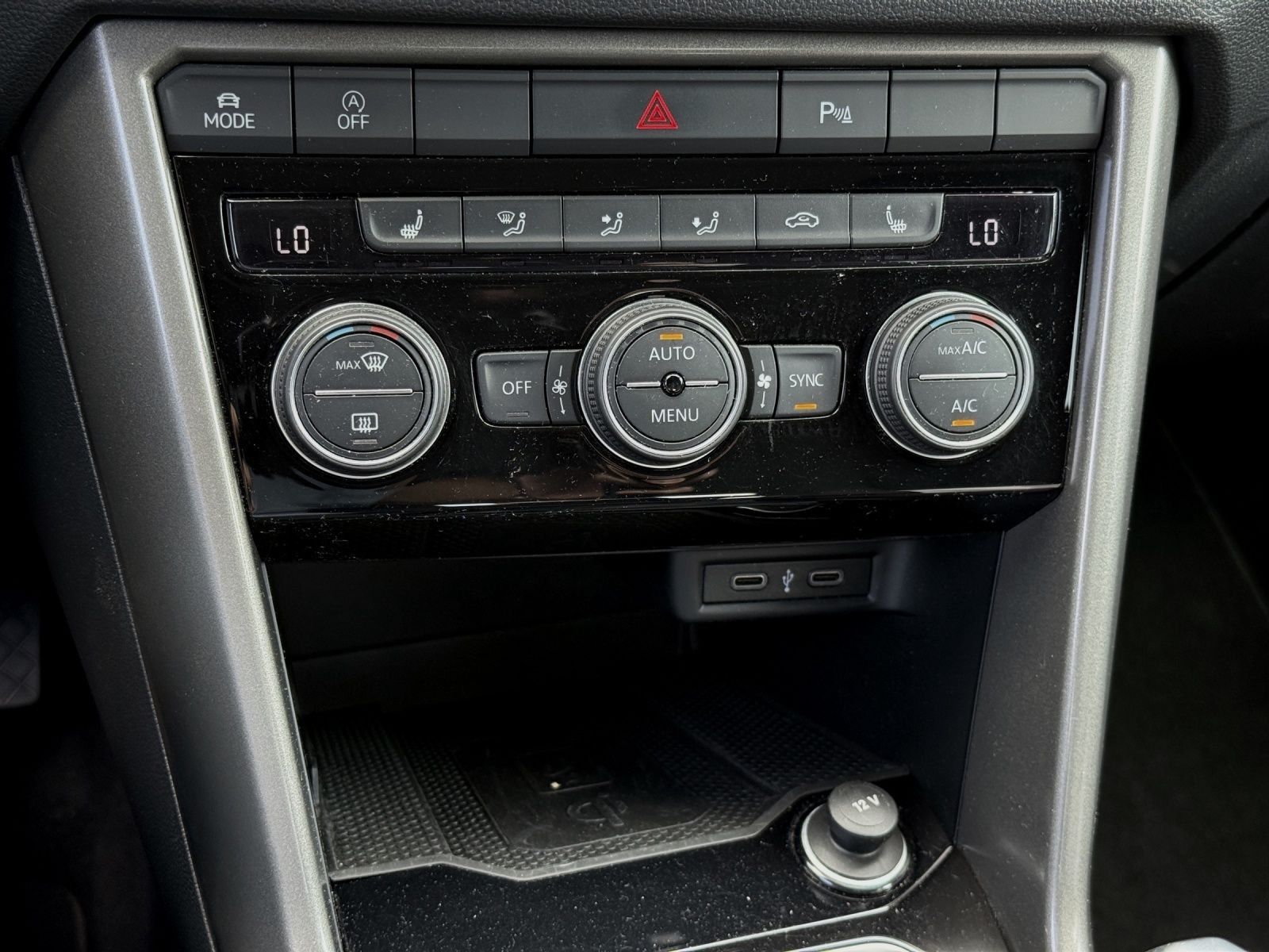 Volkswagen T-Roc 1.5 TSI DSG STYLE - Samsaru's Car Outlet