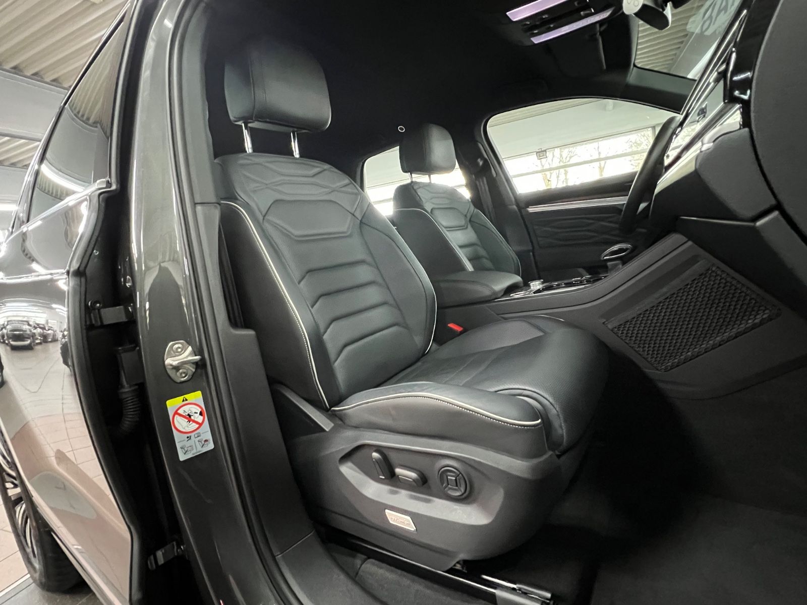 Volkswagen Touareg 3.0 TSI Elegance 4M HuD+VC+MEM+Puglia+19