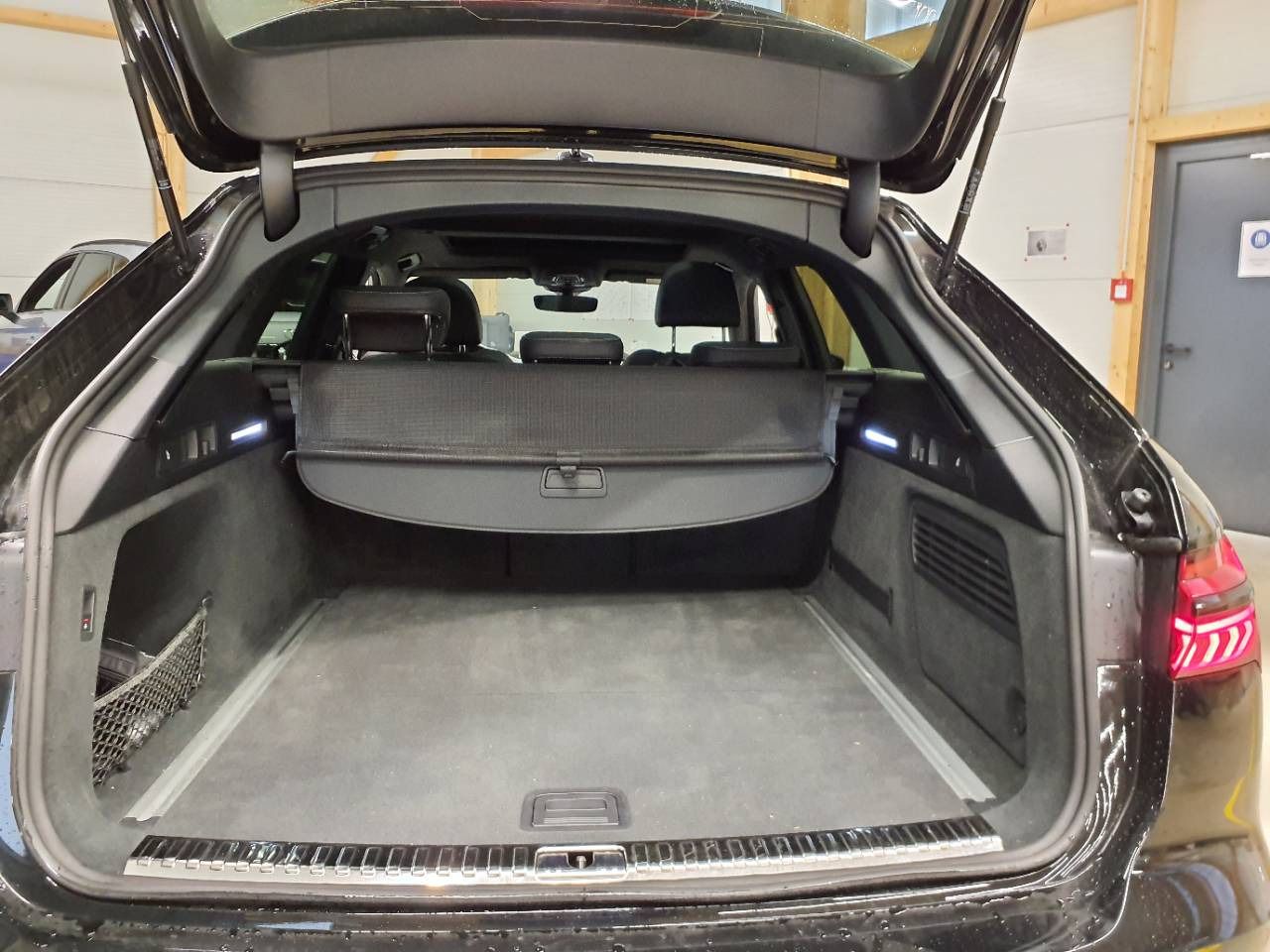 Audi A6 Avant 35 TDI S-TRONIC BLACK - Samsaru's Car Outlet